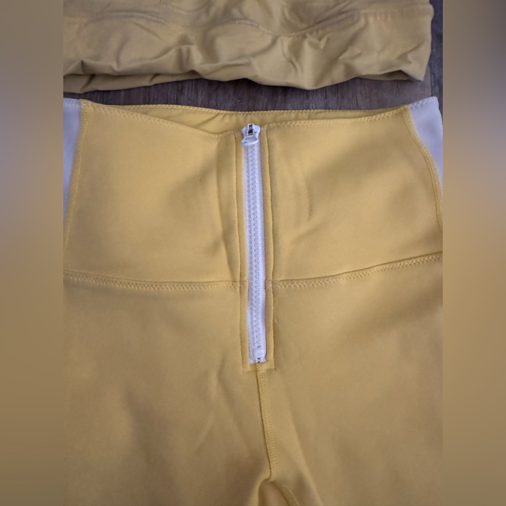 Solid & Striped Workout Set - image 3